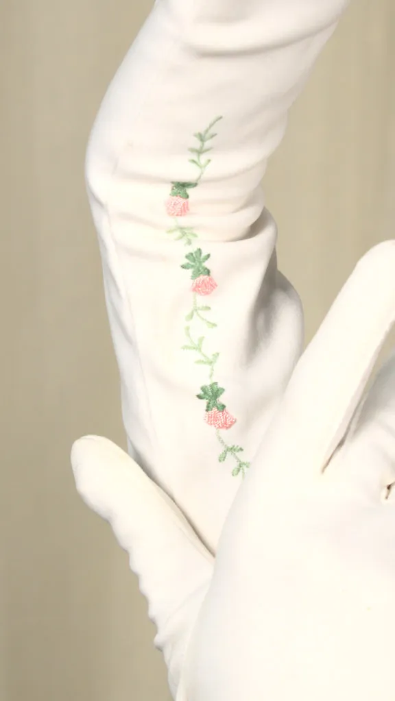 Emb Pink Flower Gloves