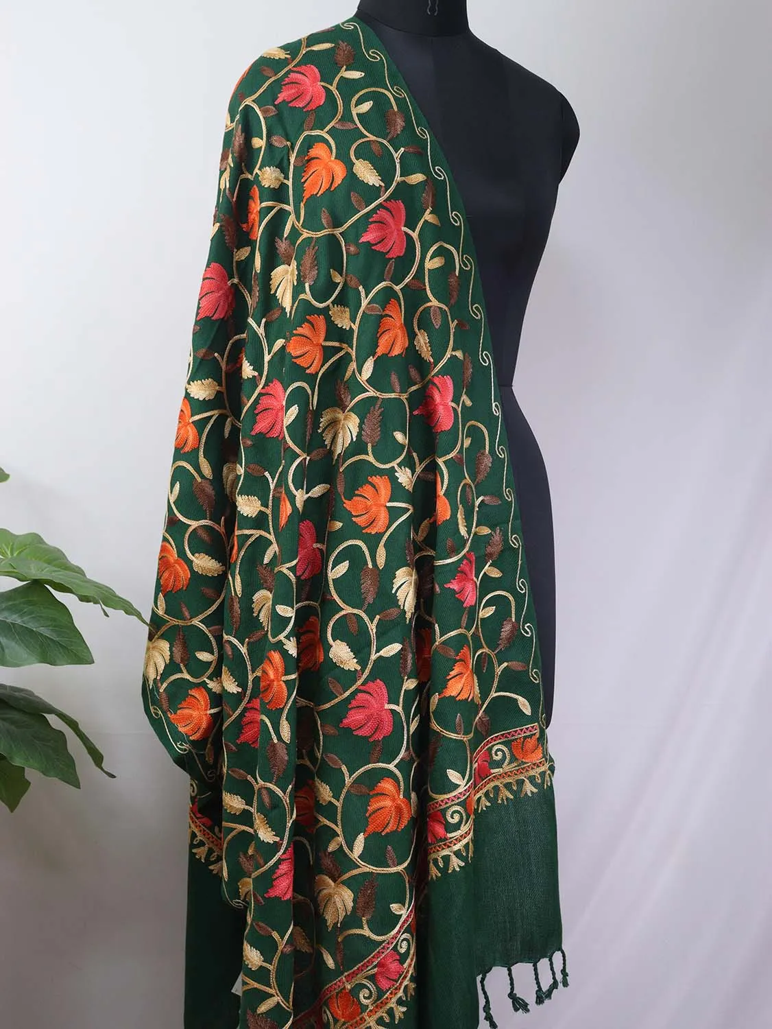 Green Embroidered Kashmiri Aari Work Woollen Stole