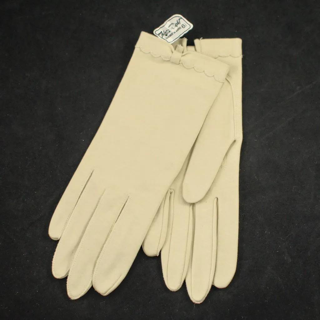 NOS Cream Scallop Bow Gloves