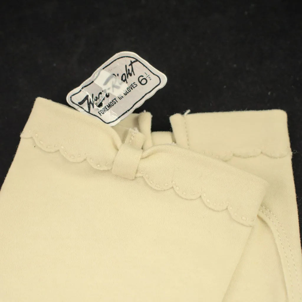 NOS Cream Scallop Bow Gloves