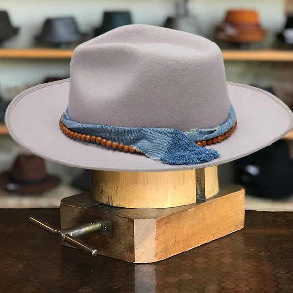 Timeless Elegance Fedora in Sliver