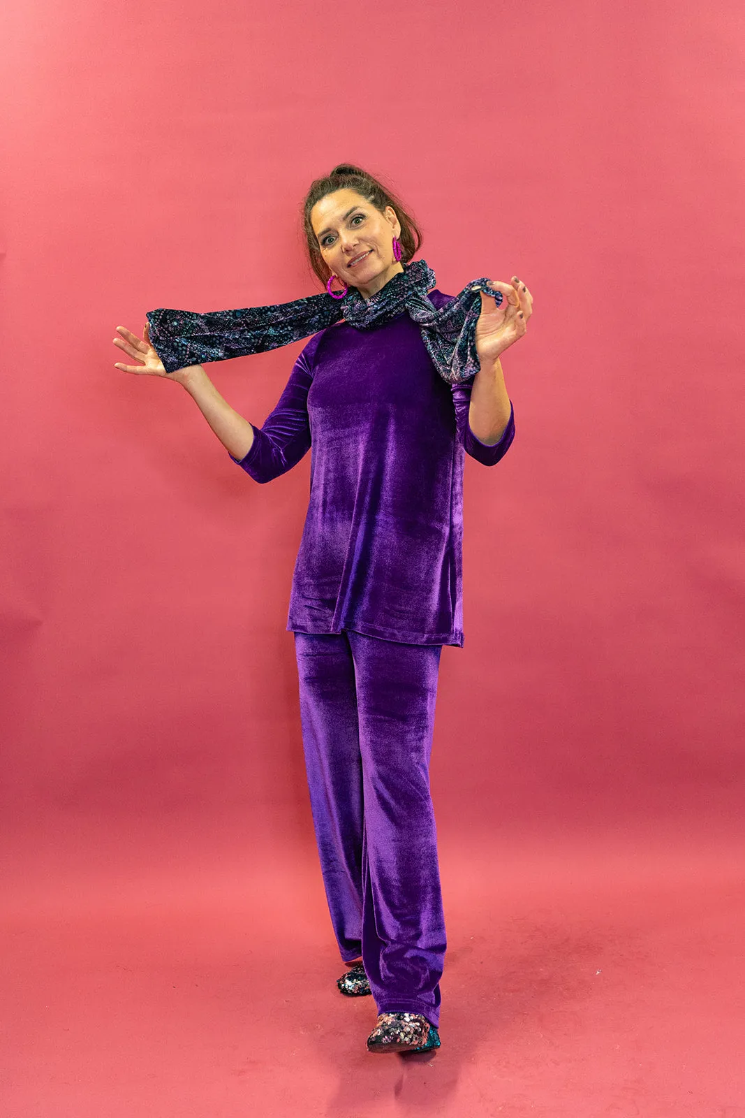 Velvet Scarf in Purple Baroque