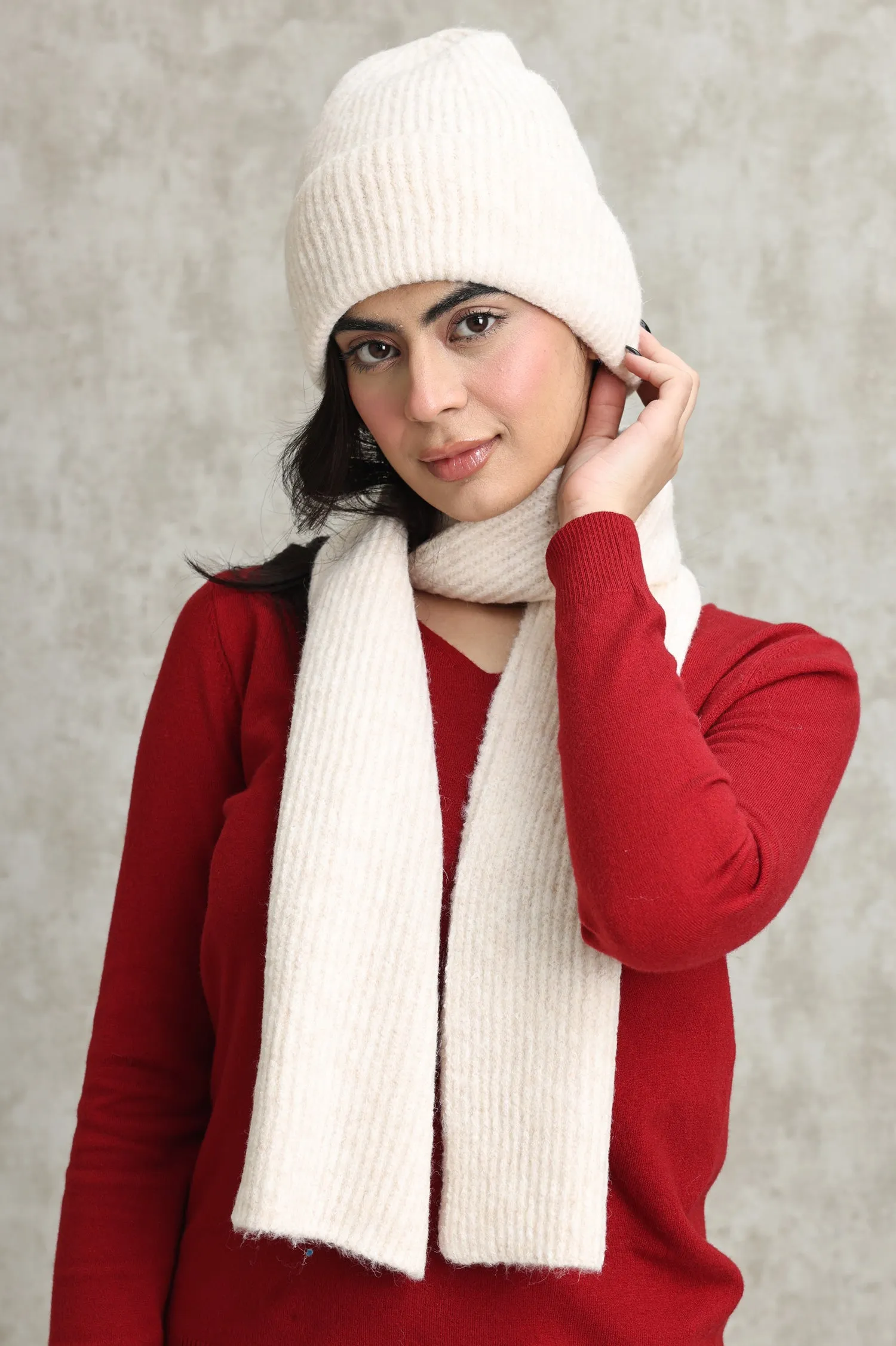 WARM WOOLEN BEANIE AND SCARF DUO